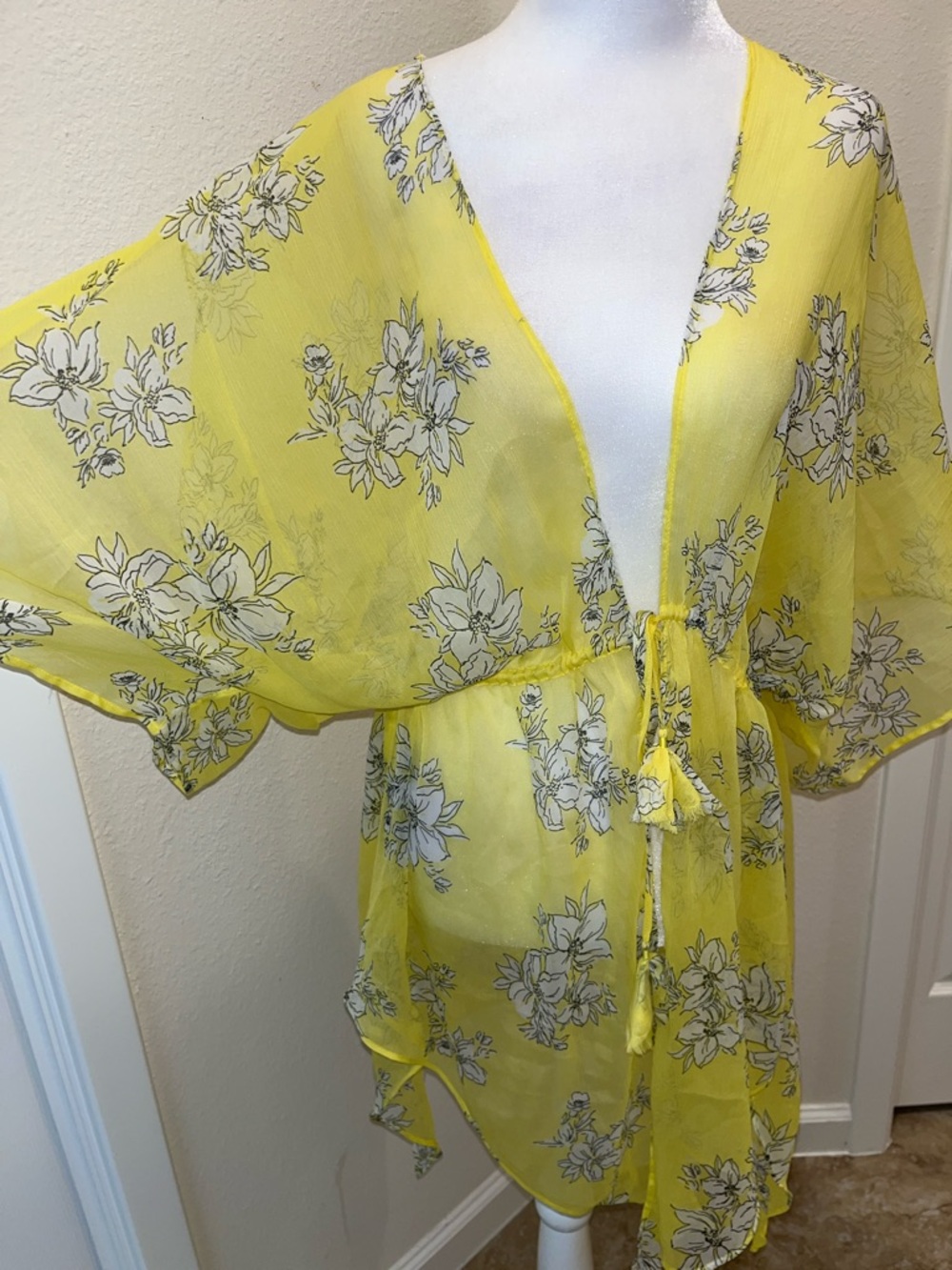 Abercrombie & Fitch Yellow Floral Swim Coverup Tie Front Kimono Style Sleeves